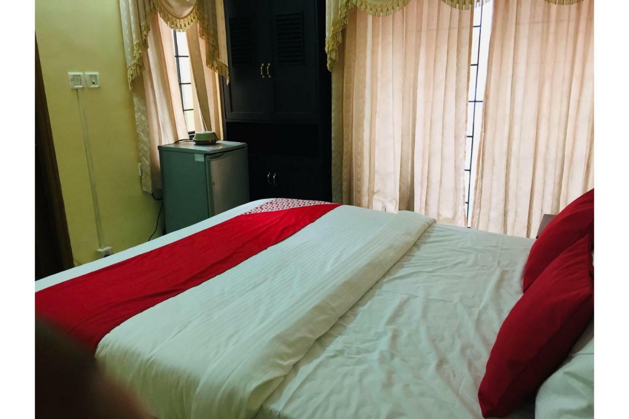 Krishna Gardens Hotel กูรูวาเยอร์ ภายนอก รูปภาพ