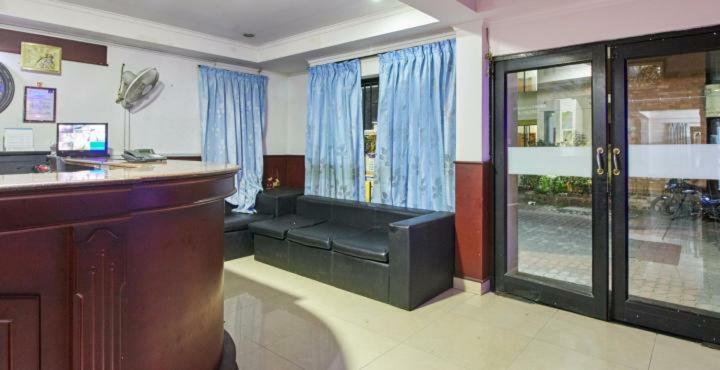 Krishna Gardens Hotel กูรูวาเยอร์ ภายนอก รูปภาพ
