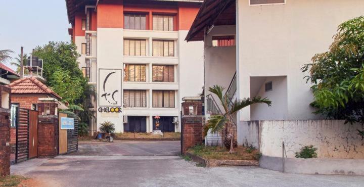 Krishna Gardens Hotel กูรูวาเยอร์ ภายนอก รูปภาพ